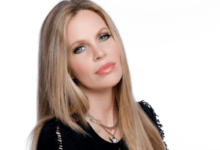 Kristin Bauer Van Straten Net Worth