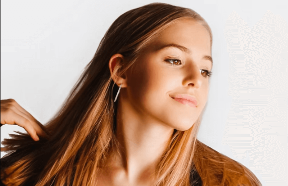 Emily Linge Net Worth